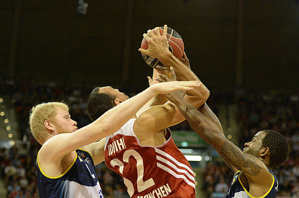 抢中的球权 抢中的球权