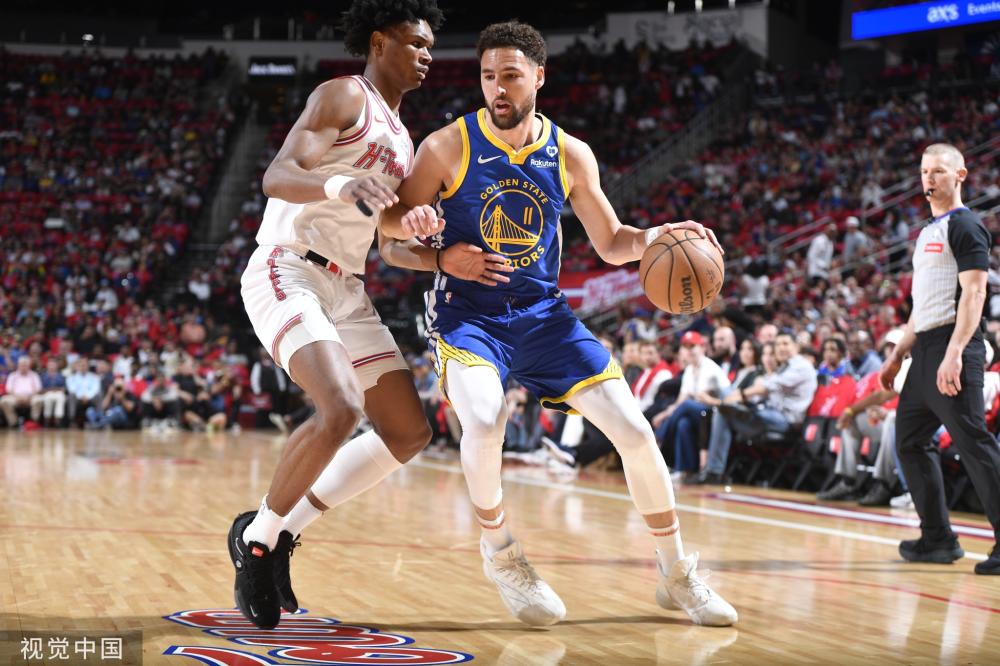 在中锋位置 在中锋位置